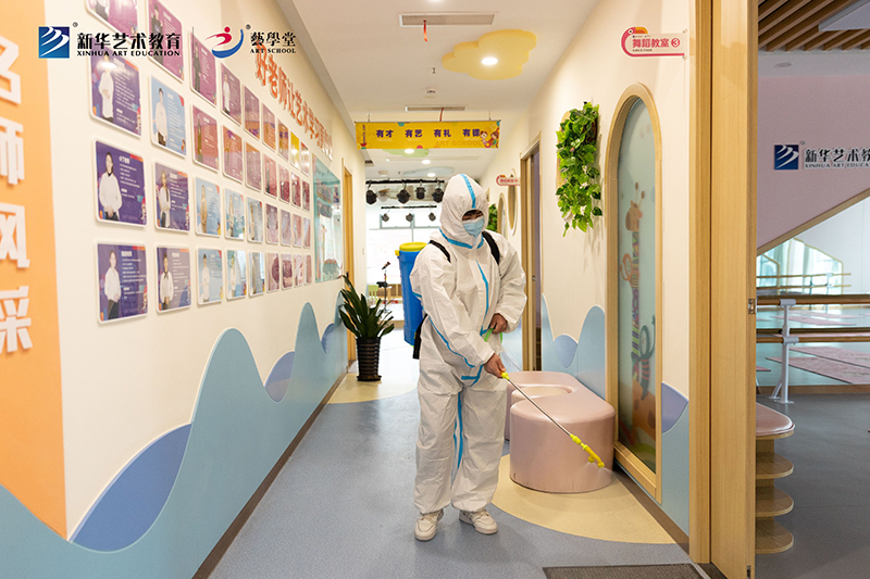 筑牢“防疫墻”，護(hù)好“一校人”